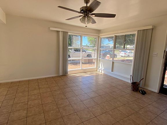 2nd image of 3851 Clairemont Dr