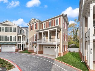 10634 Pocket Pl, Fairfax, VA 22030