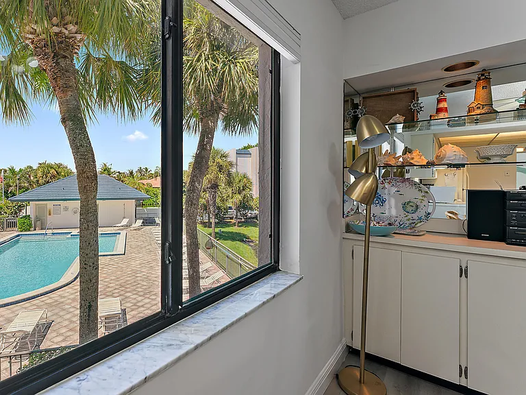 1605 S US Highway 1 #B201 — Photo 10