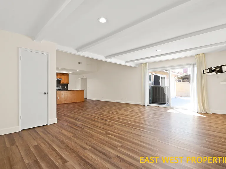 5012 Greencap Ave — Photo 10