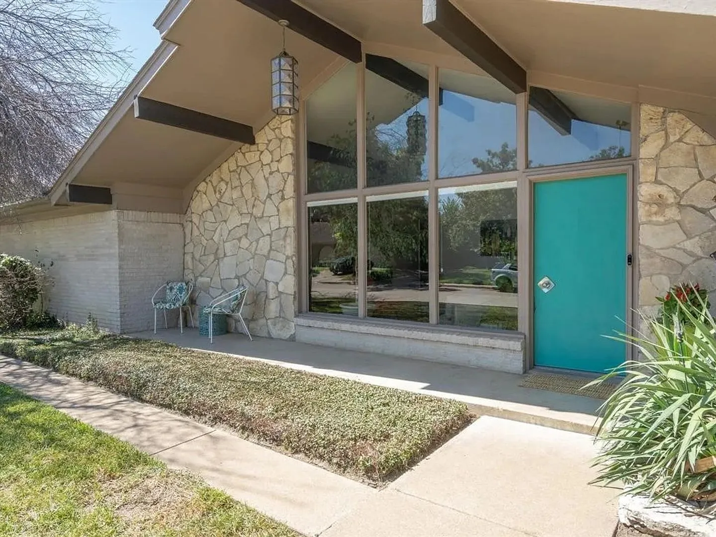 Spectacular Home in Holiday Heights Add! Come see Me!! I can be yours!! — Photo 3