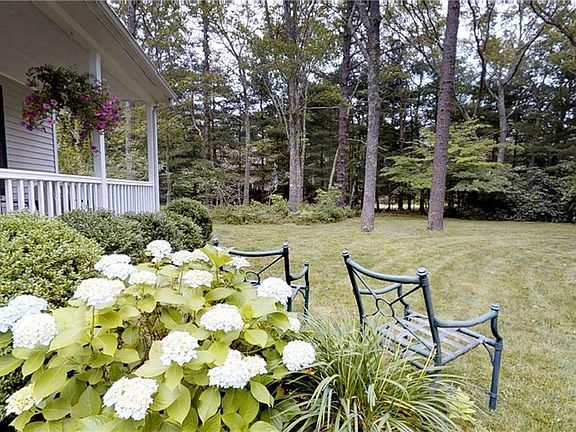 4th image of 251 Gravelly Hill Rd