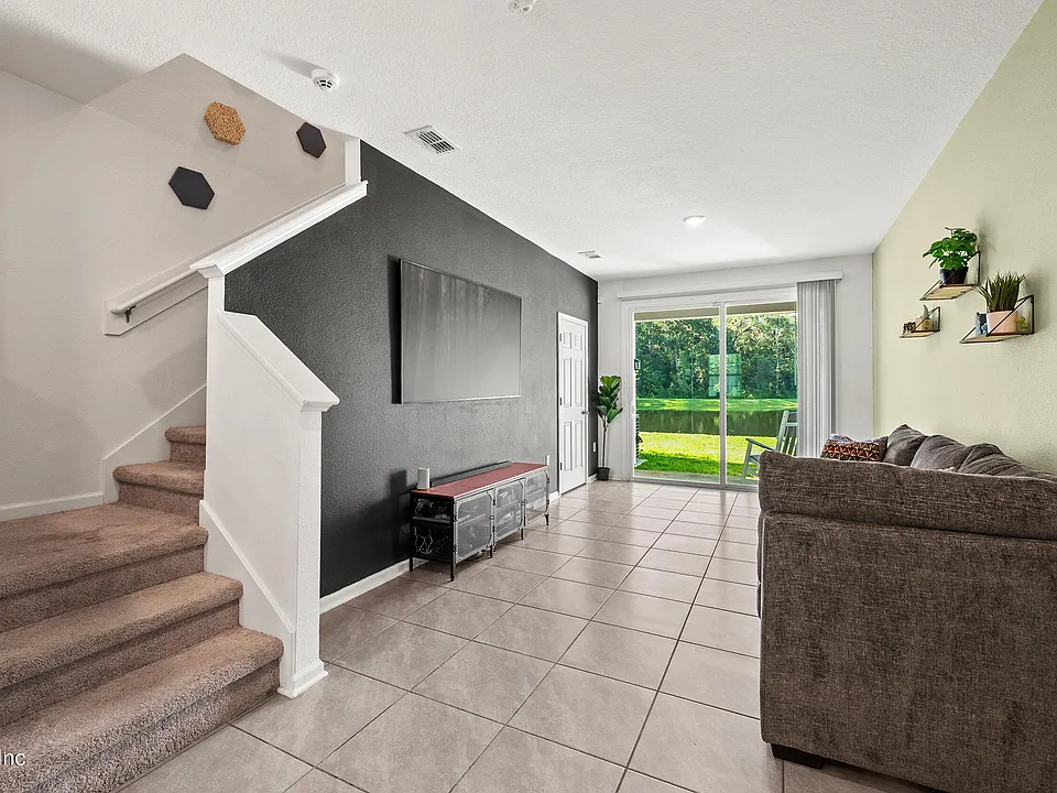 8334 Asteroid St