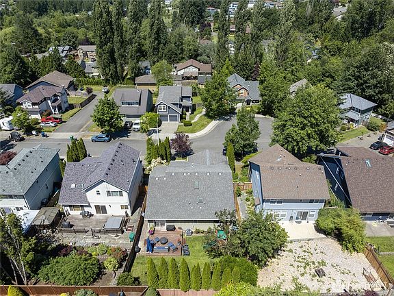 3rd image of 6724 49 Place NE