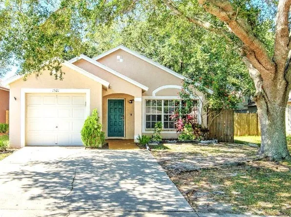 1321 Dew Bloom Rd, Valrico, FL 33594