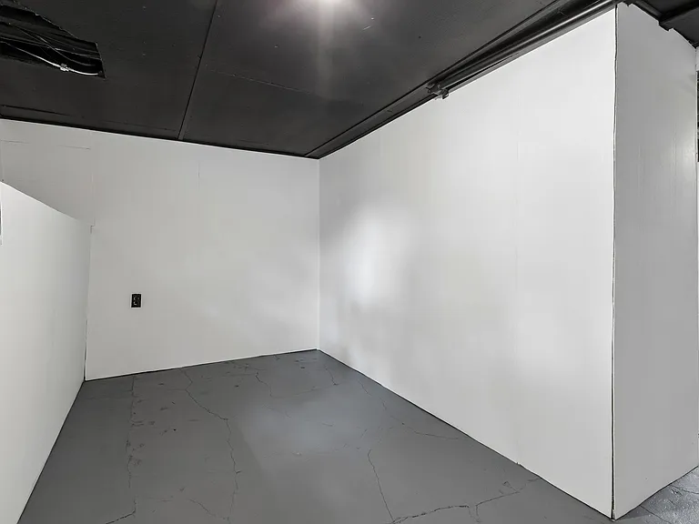 7911 Maywood St — Photo 24