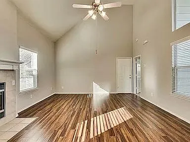 1321 Live Oak Ln — Photo 16