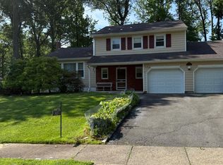 10 Livingston Ave, Edison, NJ 08820