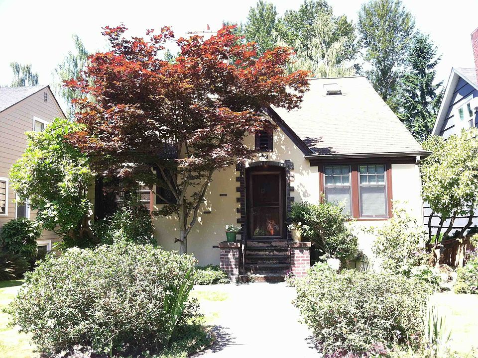 1st image of 4131 42nd Ave NE