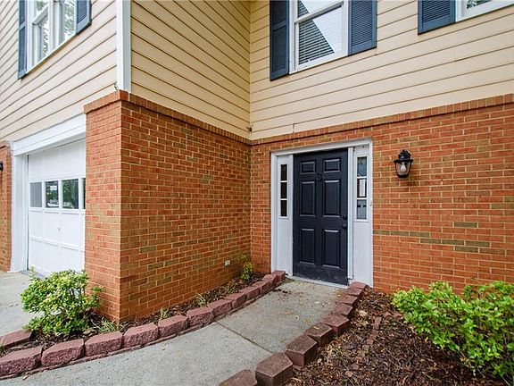 3rd image of 3 S Riversong Ln