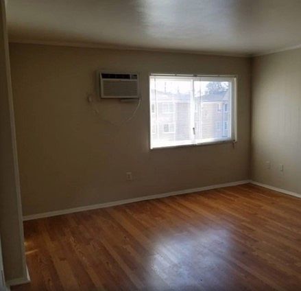 2nd image of 303 Superior Ave APT 21