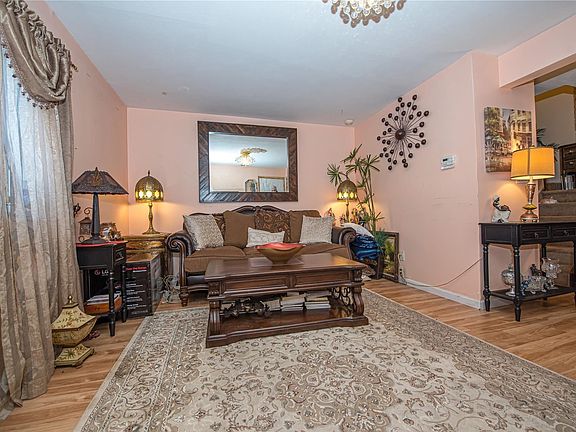 4th image of 80 Feller Dr #80