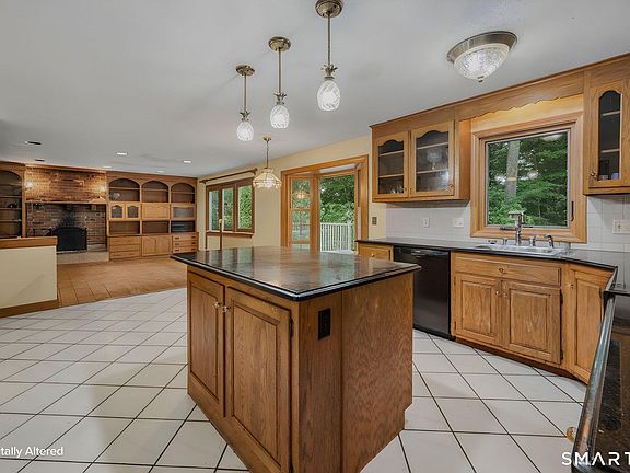 2nd image of 28 Silver Birch Lane