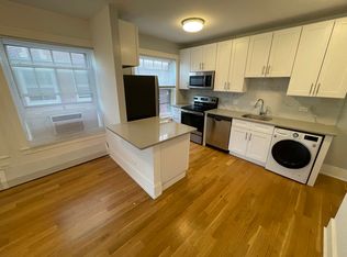 4528 N Malden St #132A, Chicago, IL 60640