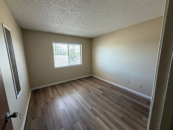 2nd image of 430 15th St APT R