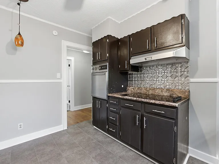 211 N Saint Marks Ave — Photo 10