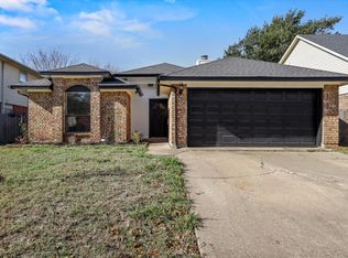 2204 Woodland Oaks Dr, Arlington, TX 76013