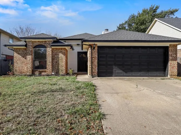 2204 Woodland Oaks Dr, Arlington, TX 76013