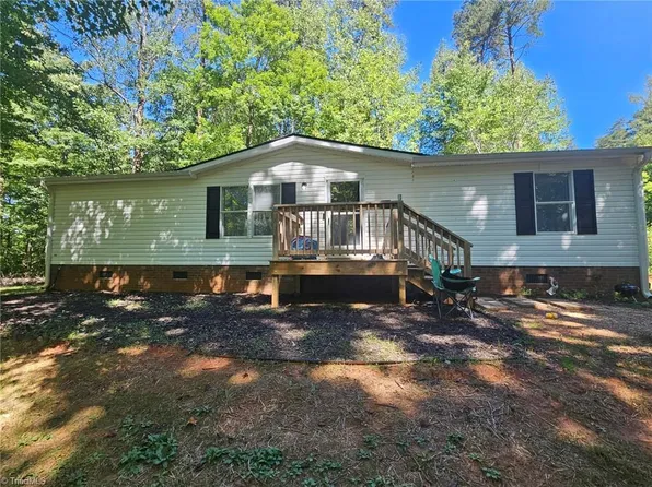 155 Coryland Dr, Walkertown, NC 27051