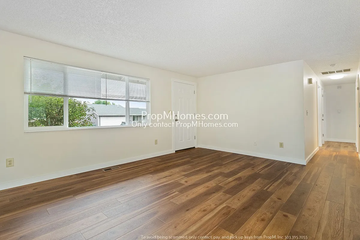 Building Photo - 1177 SE Fir Grove Loop