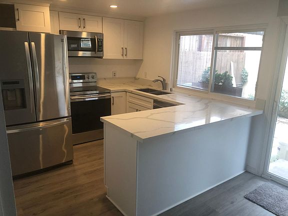 3rd image of 10051 Karmont Ave