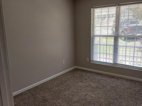 5th image of 14 Susan Dr