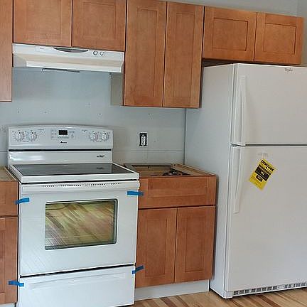 A. Kitchen reno w hickory fl