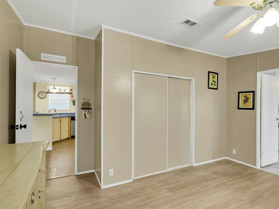 1st image of 79 W Caribbean