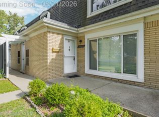 29888 City Center Dr APT 4, Warren, MI 48093