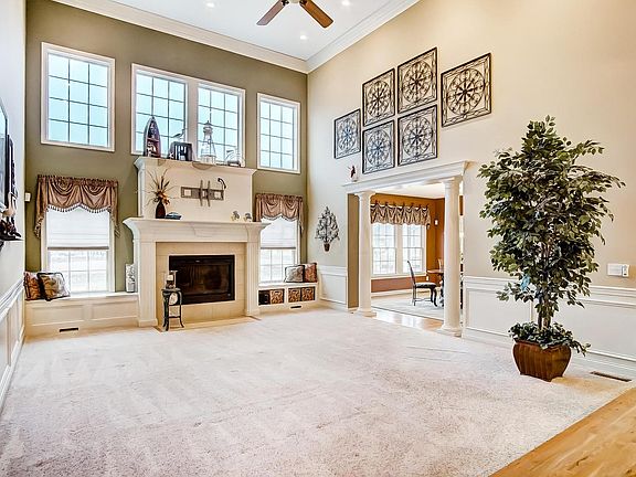 3rd image of 920 Walker Woods Ln