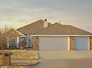 1717 SW 32nd St, Moore, OK 73160
