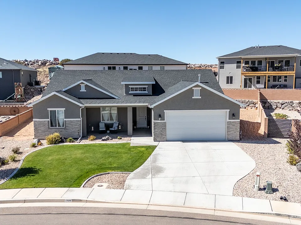 2094 W Hawk Dr