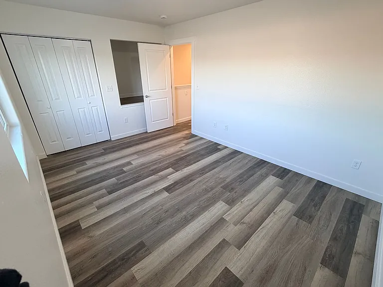 420-522 F St NE — Photo 14
