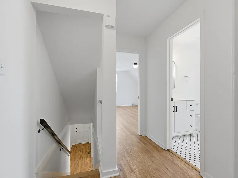 2413 Charleston Oaks Ln — Photo 15