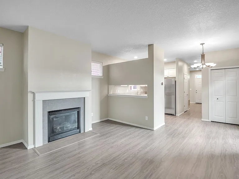 949 SE Tamango St — Photo 17