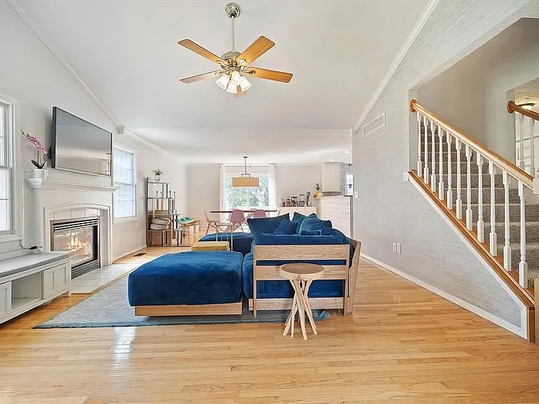 21 Rock Garden Ct — Photo 7