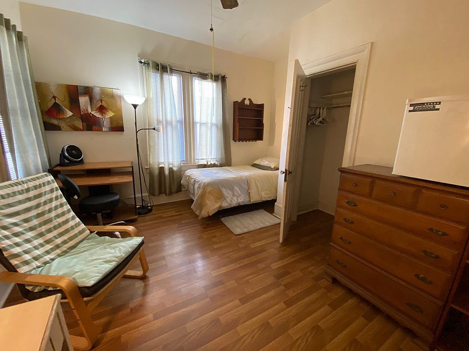 2nd image of 271 Broad St #1A