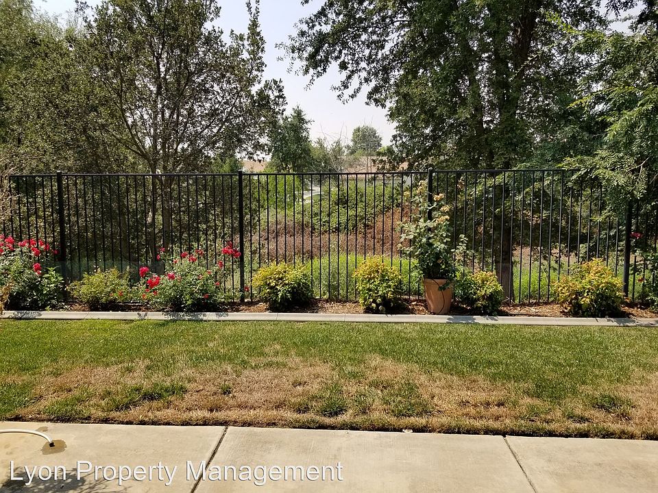 2nd image of 3102 Four Seasons Dr