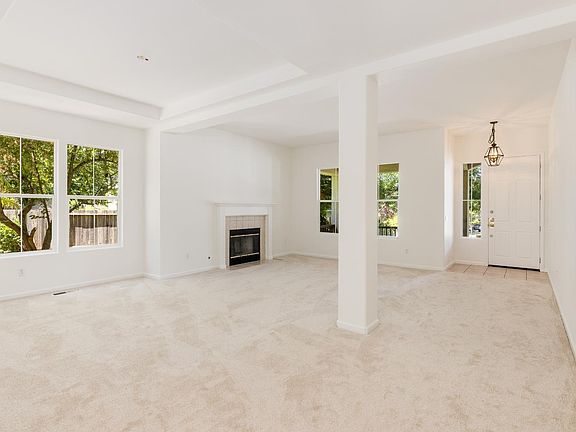 3rd image of 5795 Desoto Drive