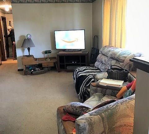 3rd image of 4902 Pleasant Dr