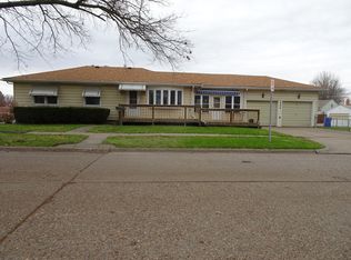 1224 W Rusholme St, Davenport, IA 52804