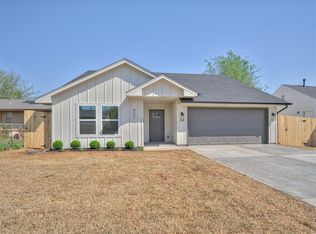 921 NW 103rd St, Oklahoma City, OK 73114