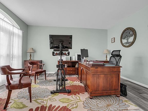 5th image of 7 Hollingdale Ct