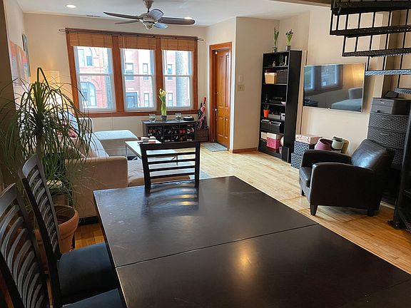3rd image of 1070 N Marshfield Ave #2