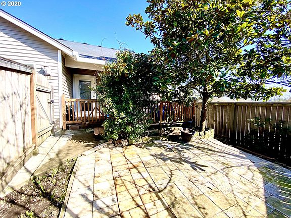 5th image of 710 NW 16th Ave
