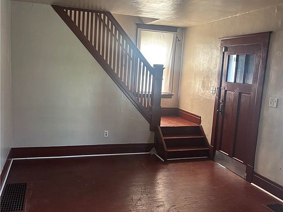 3rd image of 414 Shirley Ave