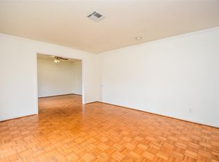 5906 Pine Arbor Dr, Houston, TX 77066