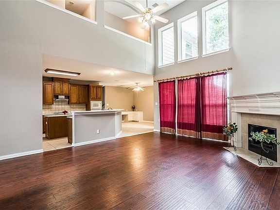 3rd image of 4413 White Rock Ln