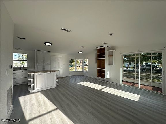 2nd image of 5998 Bomar Ln