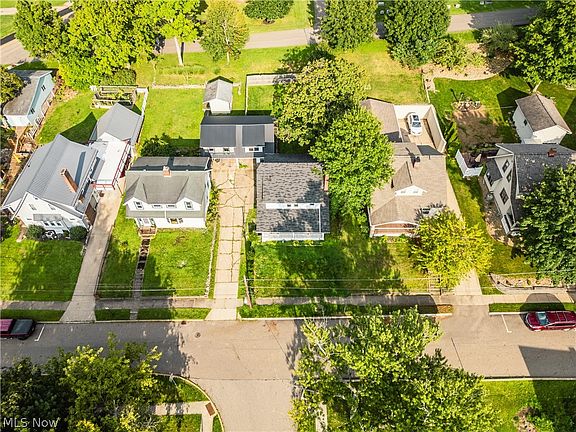 5th image of 109 Fairview Ave